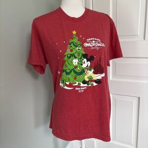 New Disney Parks 2019 “Mickey's Very Merry Christmas Party” T-Shirt Medium